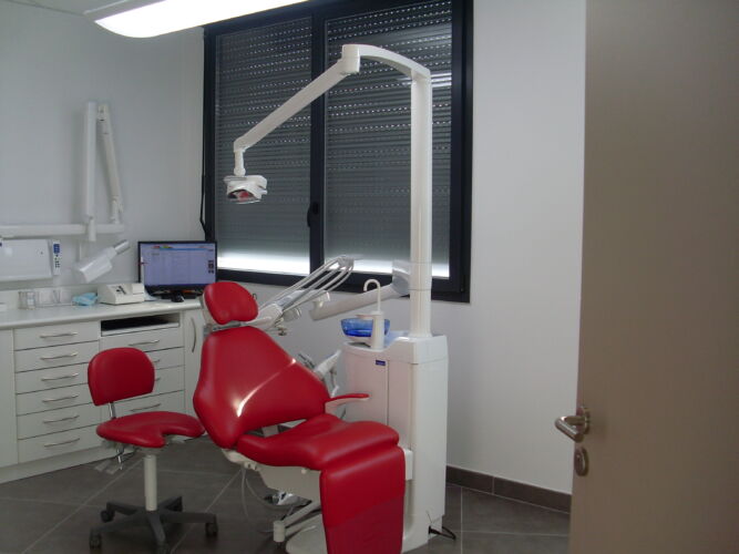 DENTIST’S OFFICE <br/>PONT DE BEAUVOISIN