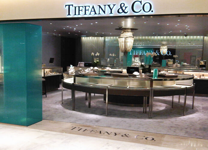 TIFFANY & CO <br/>PARIS <br/>MAGASIN LE PRINTEMPS